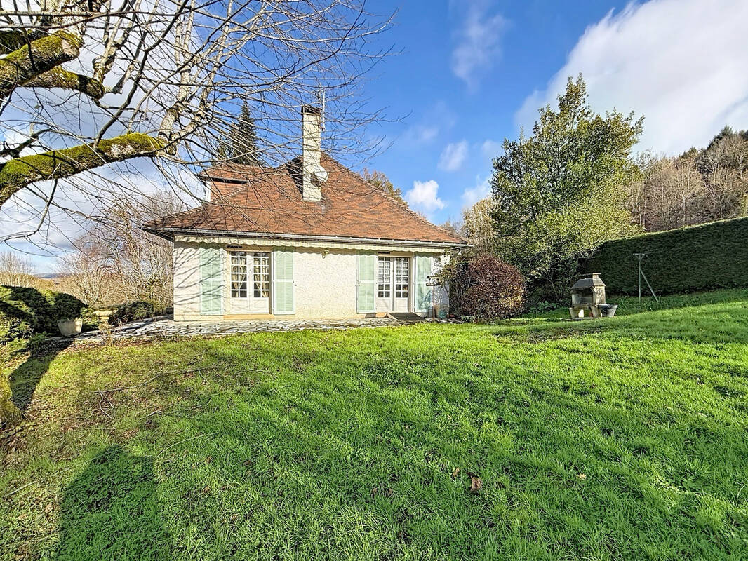 Maison à SAINT-CYR-LA-ROCHE
