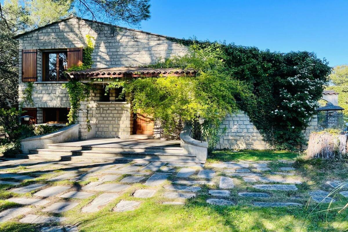 Maison à PERNES-LES-FONTAINES