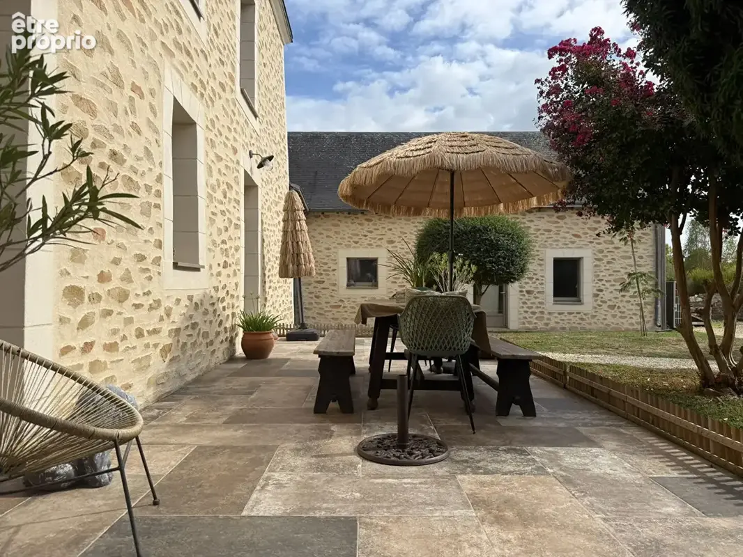 Maison de maître de caractère à Juvardeil ? beaux volumes, dépendances et cadre privilégié - photo 3