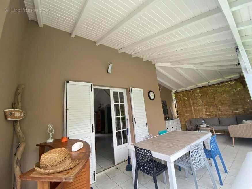 Maison à PETIT-BOURG