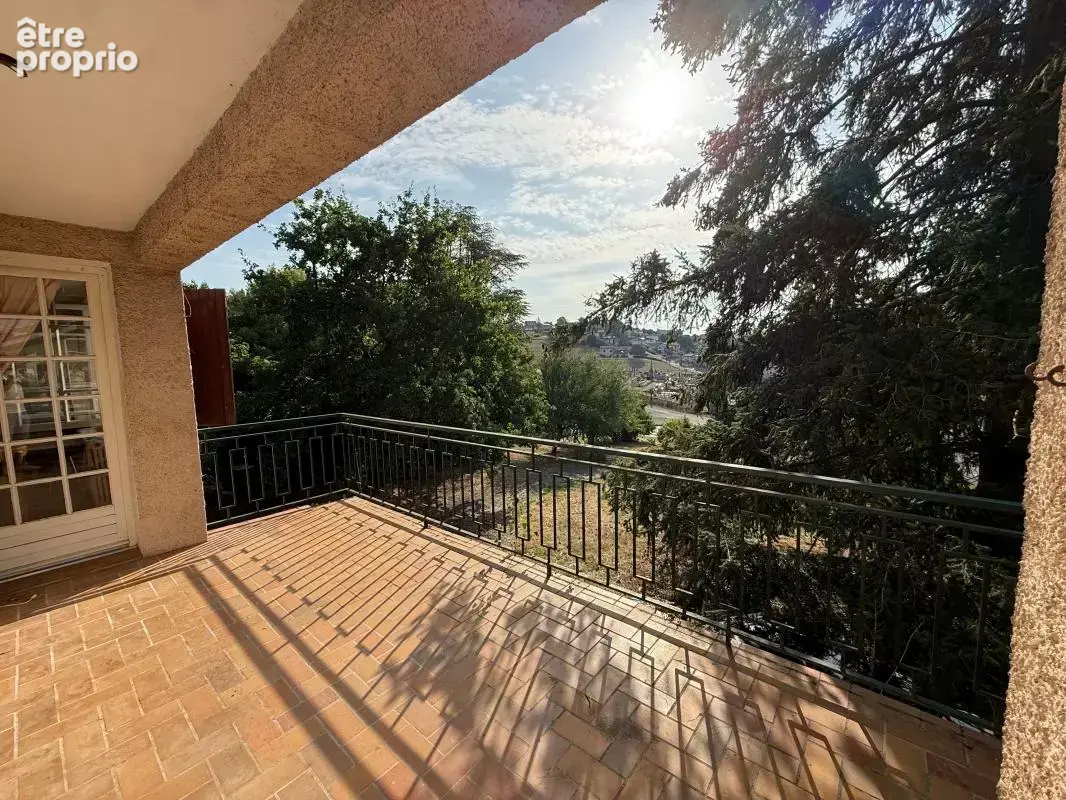 Maison à deux pas du centre du village - photo 4