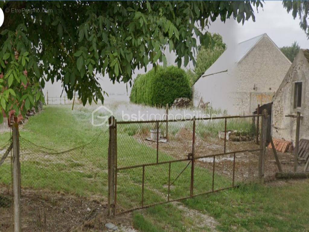 Terrain à PUSSAY