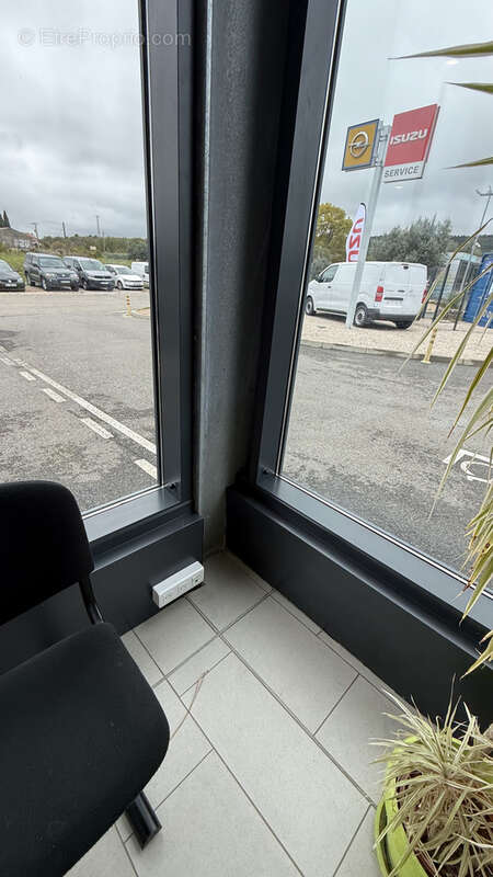 Commerce 597 m² à Brignoles  - photo 10