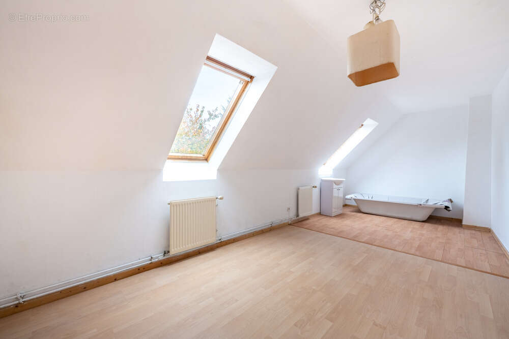 Maison à TACOIGNIERES