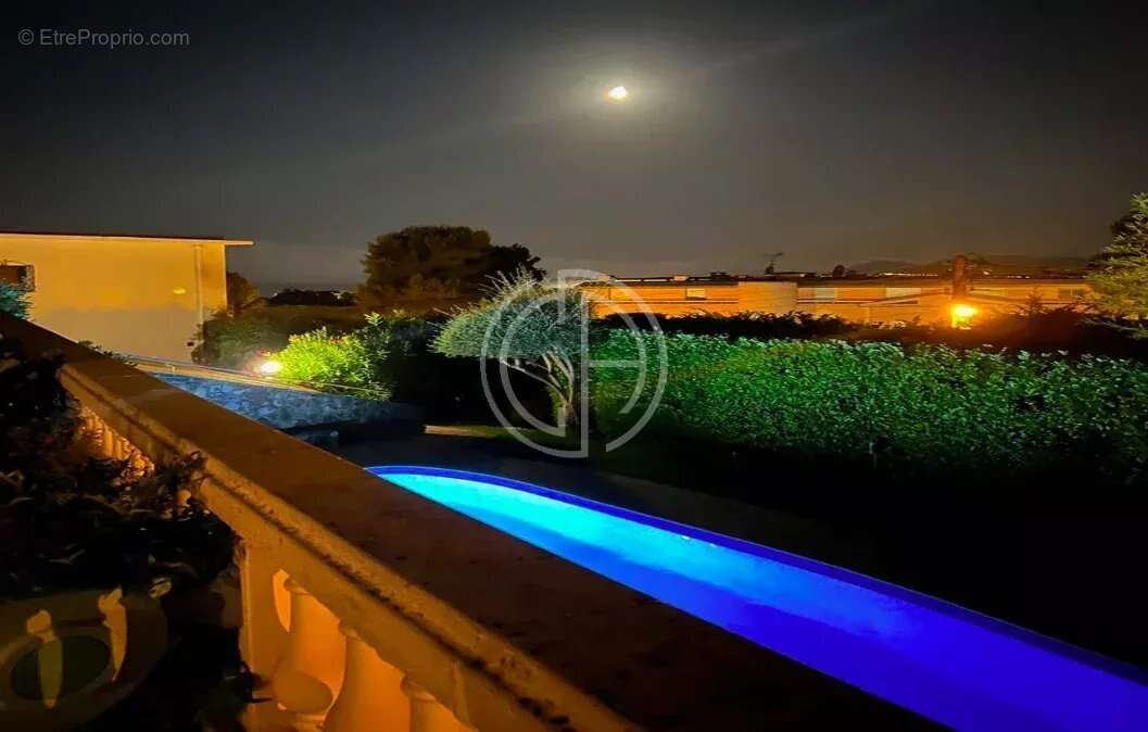 Appartement à LE CANNET