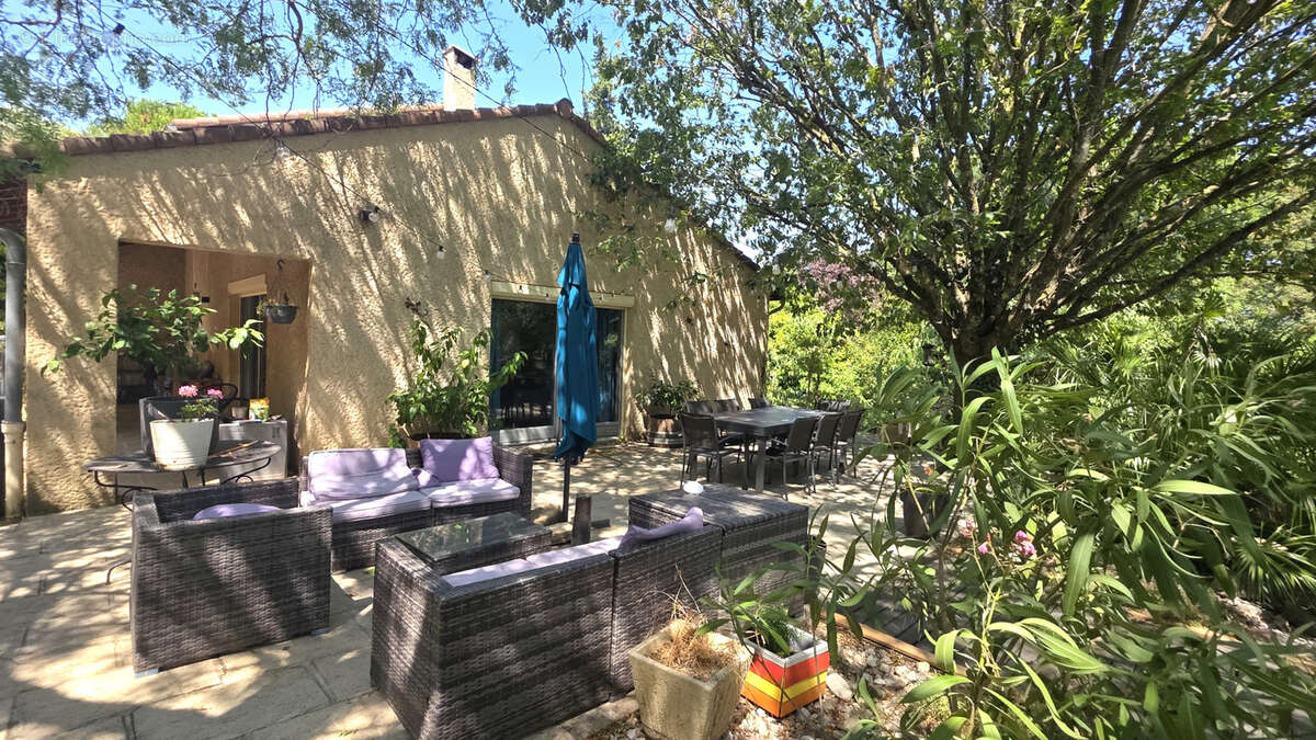 Maison 5 chambres sur une parcelle de 3218m2 - photo 22
