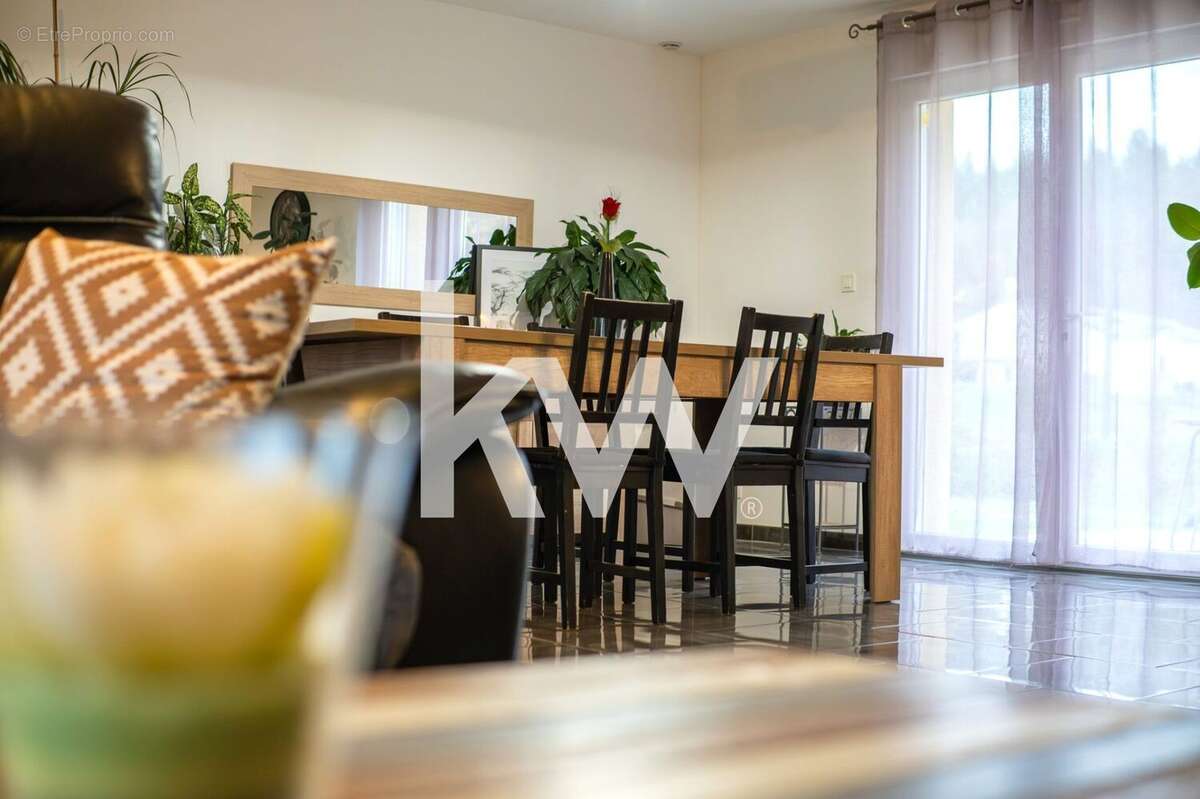 Maison à COMPREIGNAC