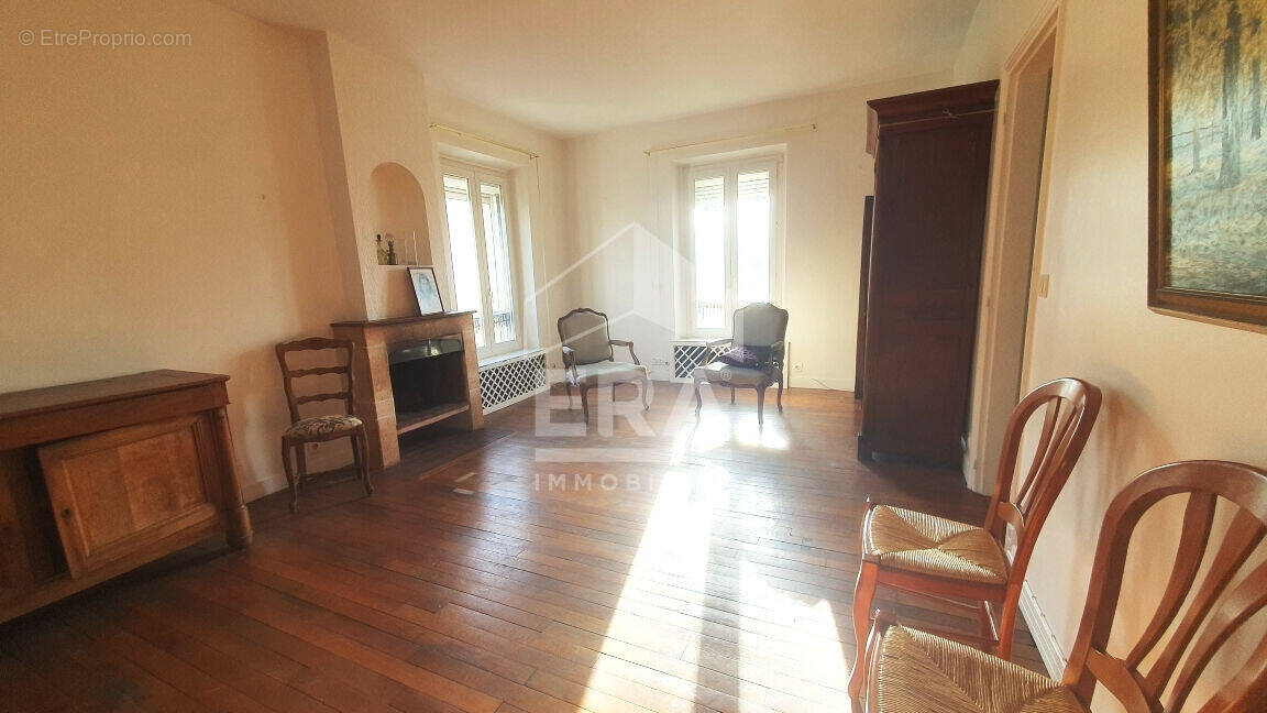 Appartement à SAINT-MAUR-DES-FOSSES