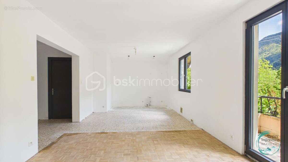 Appartement T3 avec jardin de 480 m² privatif et combles aménageables – La Tour - photo 16