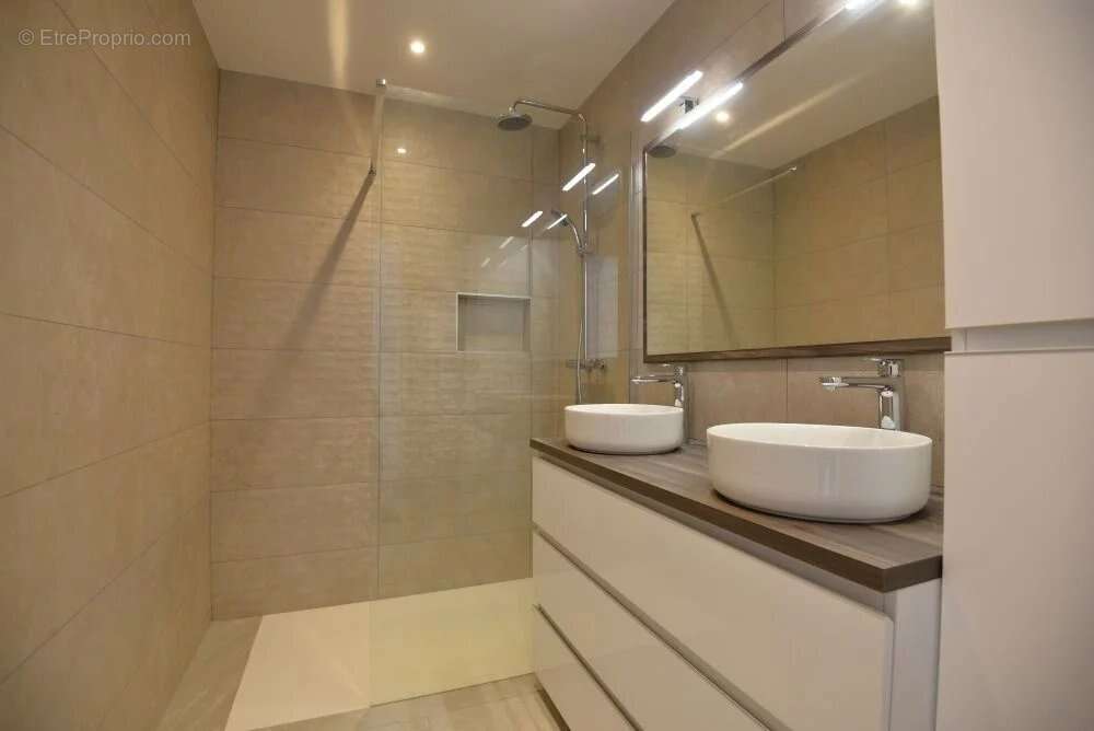 Appartement à MONTAUROUX