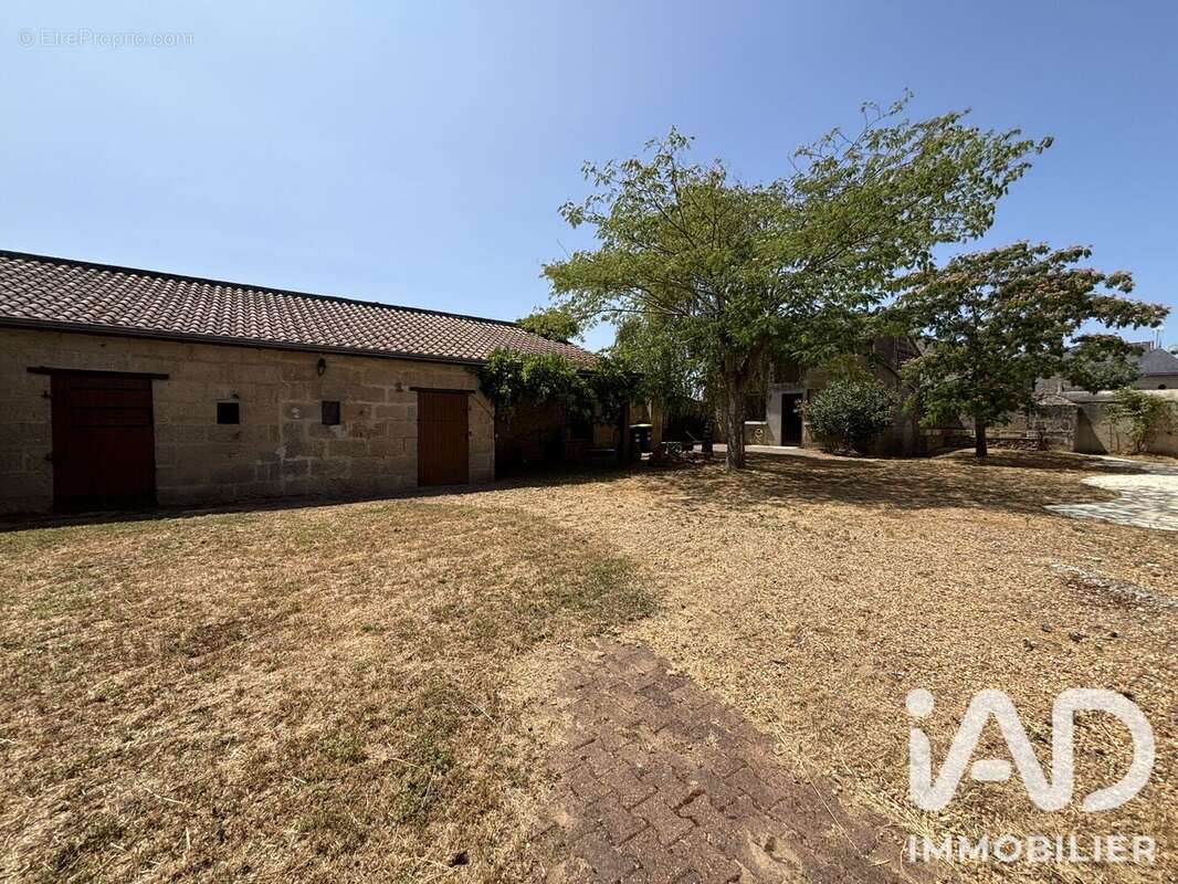 Maison 181 m² à Doue-La-Fontaine  - photo 4