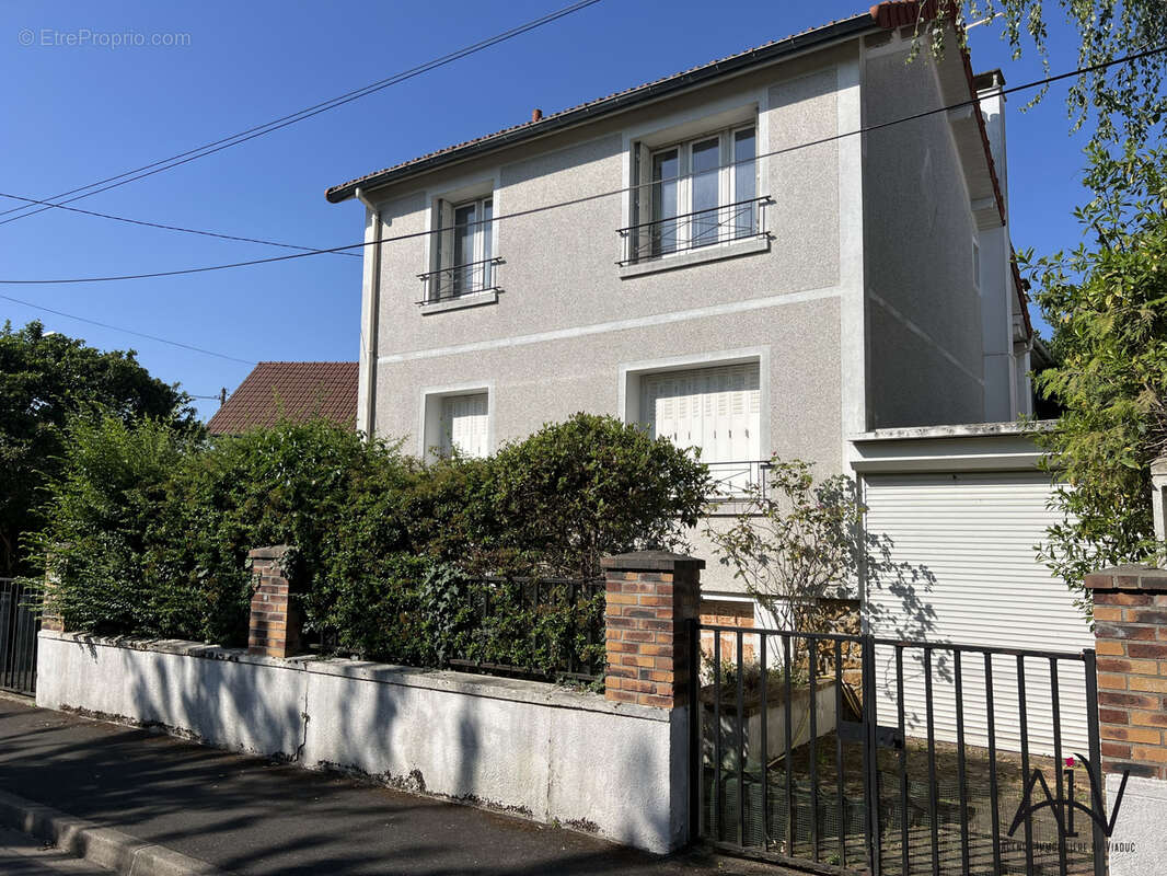 Maison à SAVIGNY-SUR-ORGE