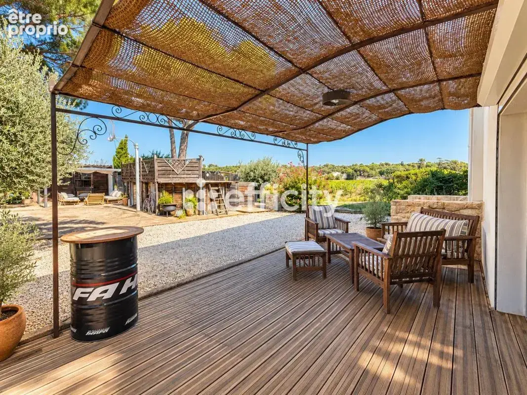 Maison 6 pièces 153 m² à vendre à Saint-Maximin-La-Sainte-Baume (83470) - photo 2