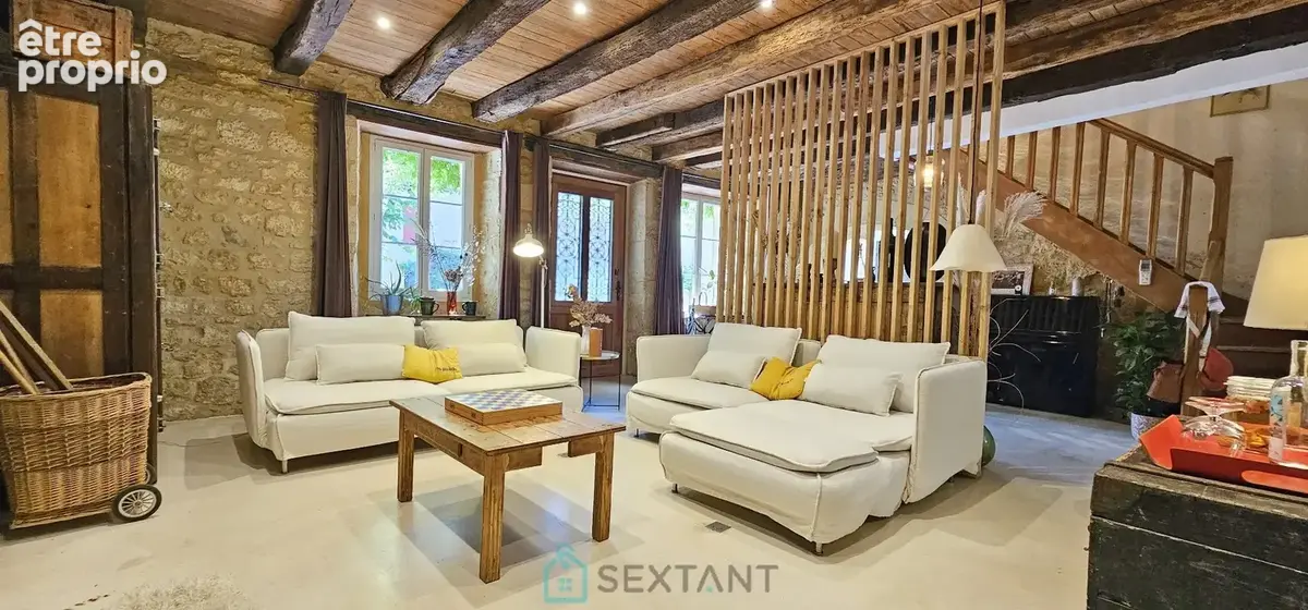 Exceptionnel propriété de 234 m² dans la Bastide de Domme avec une terrasse panoramique sur la vallée. - photo 7