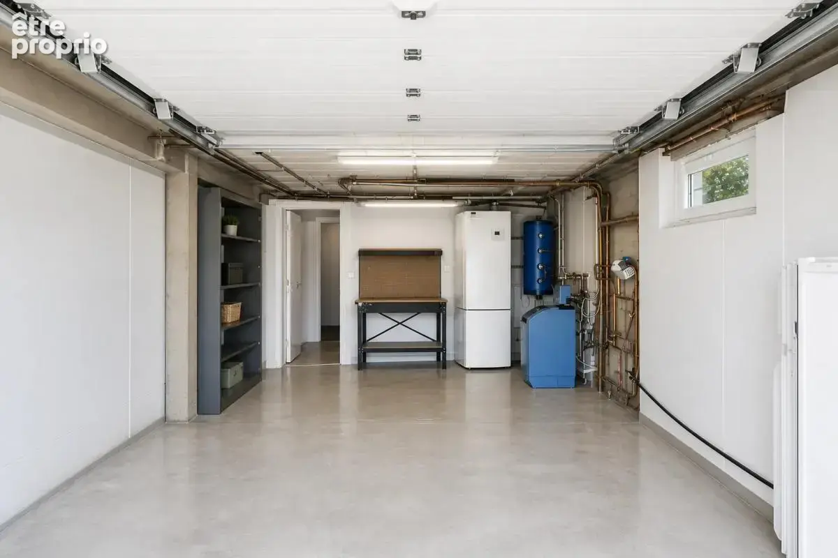 Maison familiale avec jardin, garage, piscine et atelier - photo 18