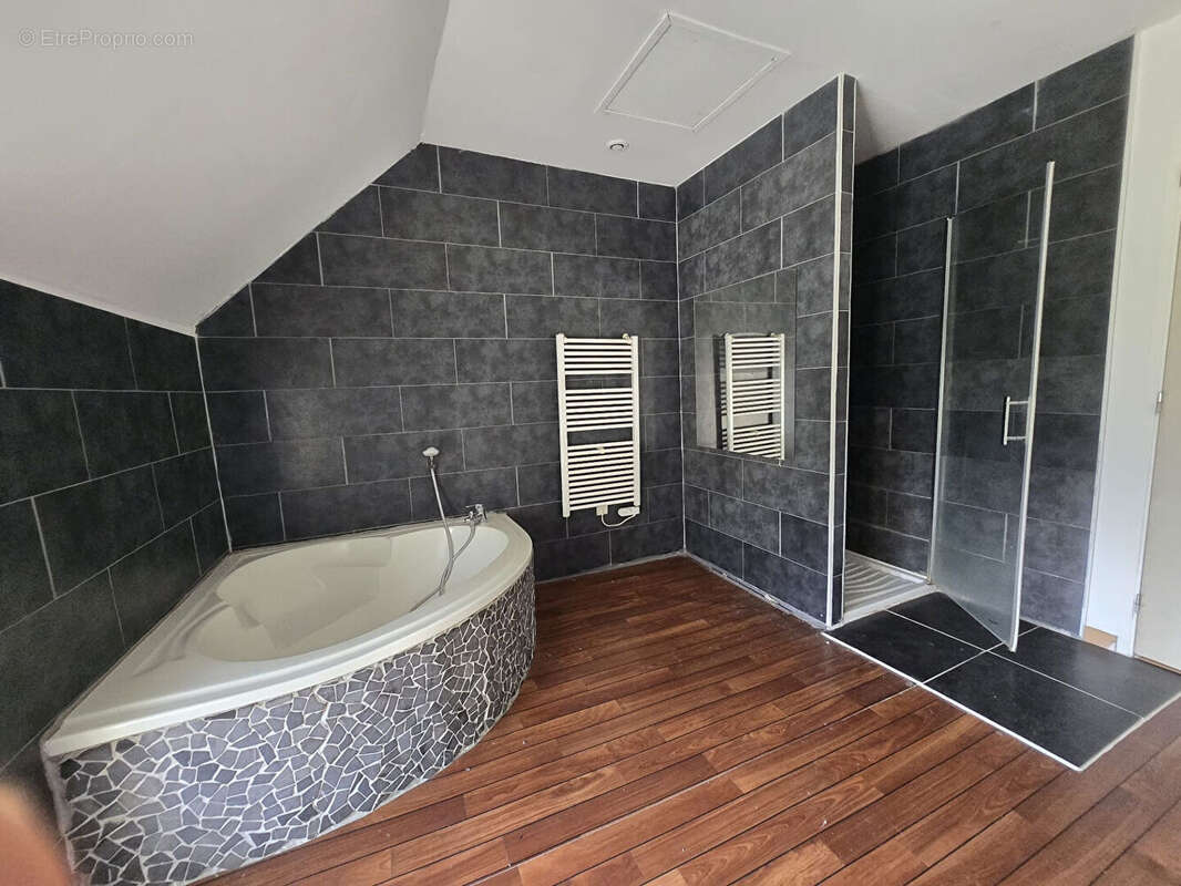 Maison à LE TREVOUX