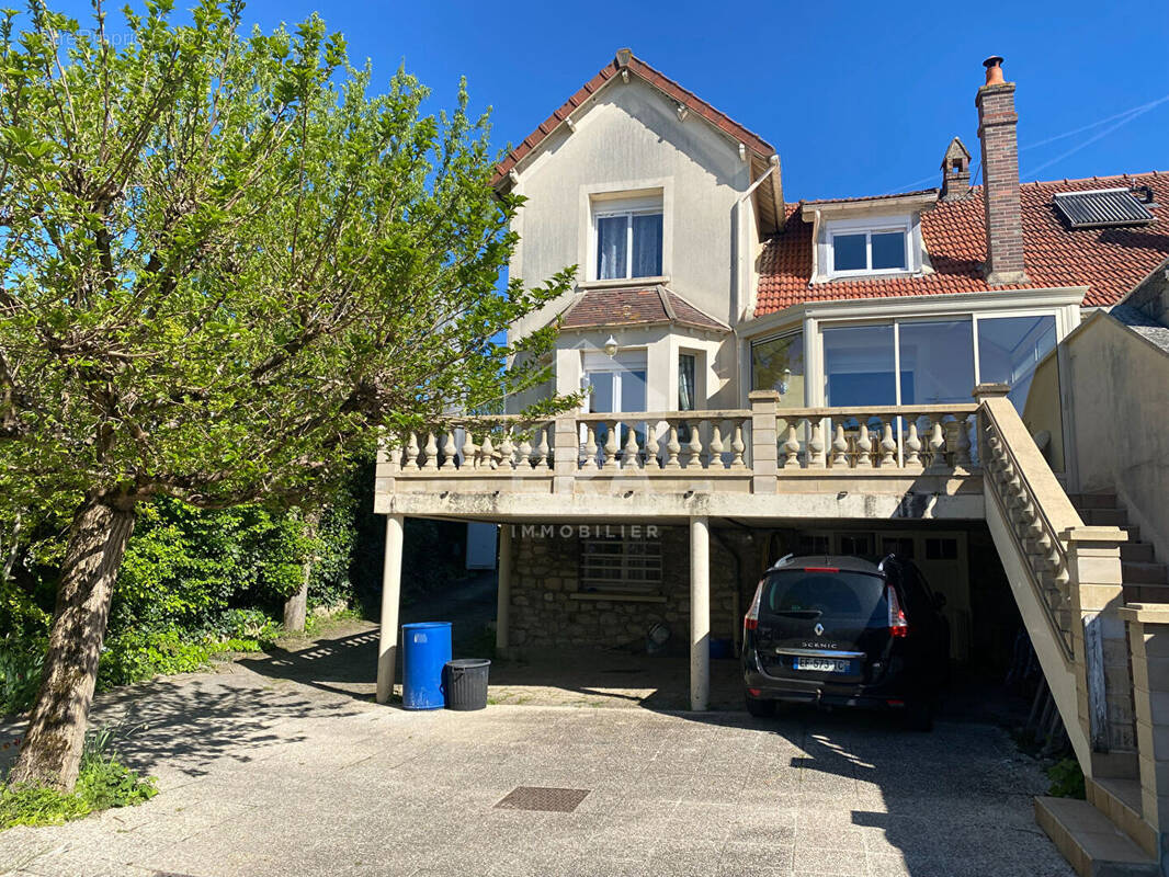 Maison à MONTEREAU-FAULT-YONNE