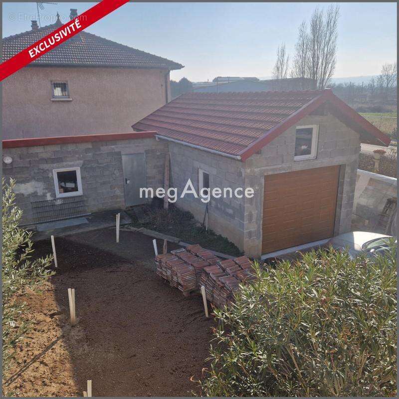 Maison à SAINT-CLAIR-DU-RHONE