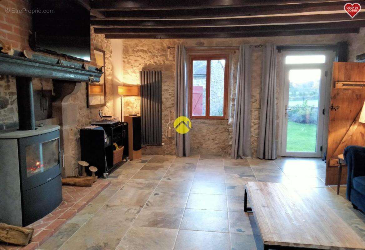 Maison à LE GRAND-BOURG