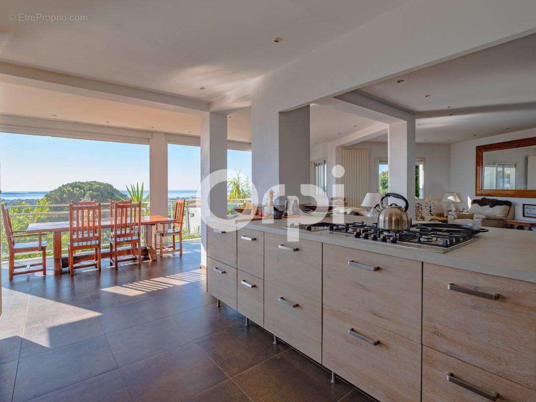 Maison à MANDELIEU-LA-NAPOULE