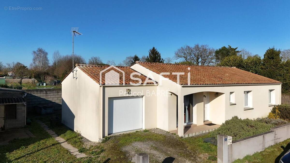 Photo 1 - Maison à BEAUFOU