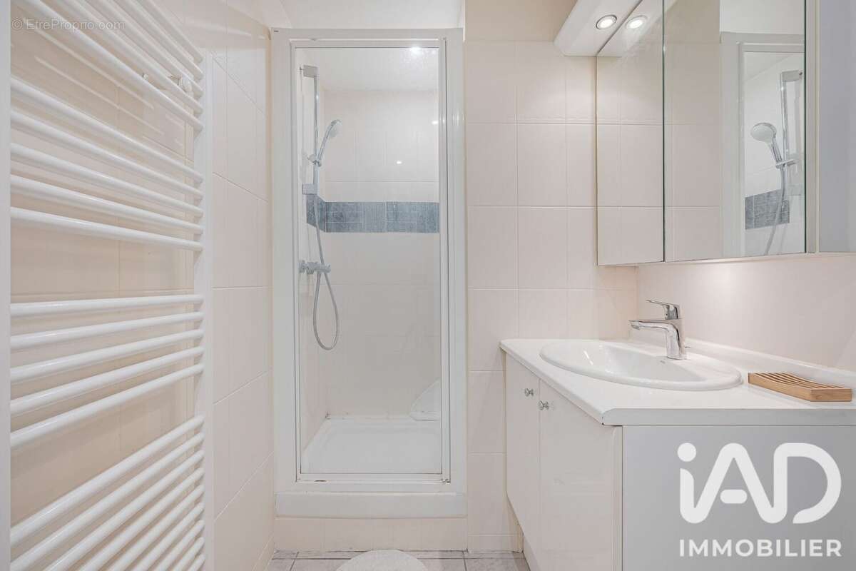 Photo 4 - Appartement à LEVALLOIS-PERRET