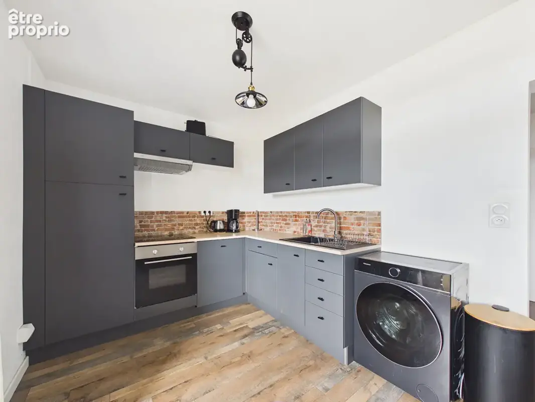 Appartement entièrement rénové T4 de 71 m2 avec balcon et cave - photo 6