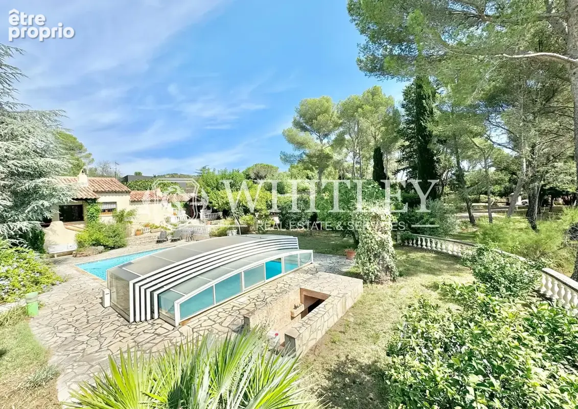 Villa rare à la vente avec grand terrain de plus de 5000 m2 et piscine - photo 1