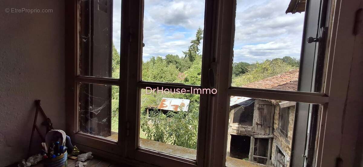 Maison à CHAMPAGNAC-LA-RIVIERE