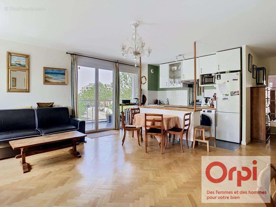 Appartement à ISSY-LES-MOULINEAUX
