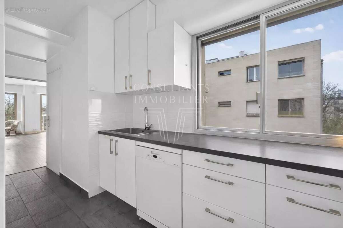 Appartement à NEUILLY-SUR-SEINE