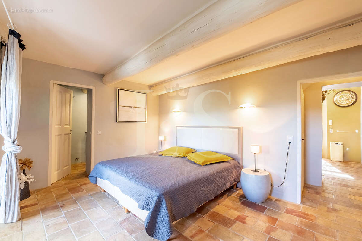 Maison à OPPEDE