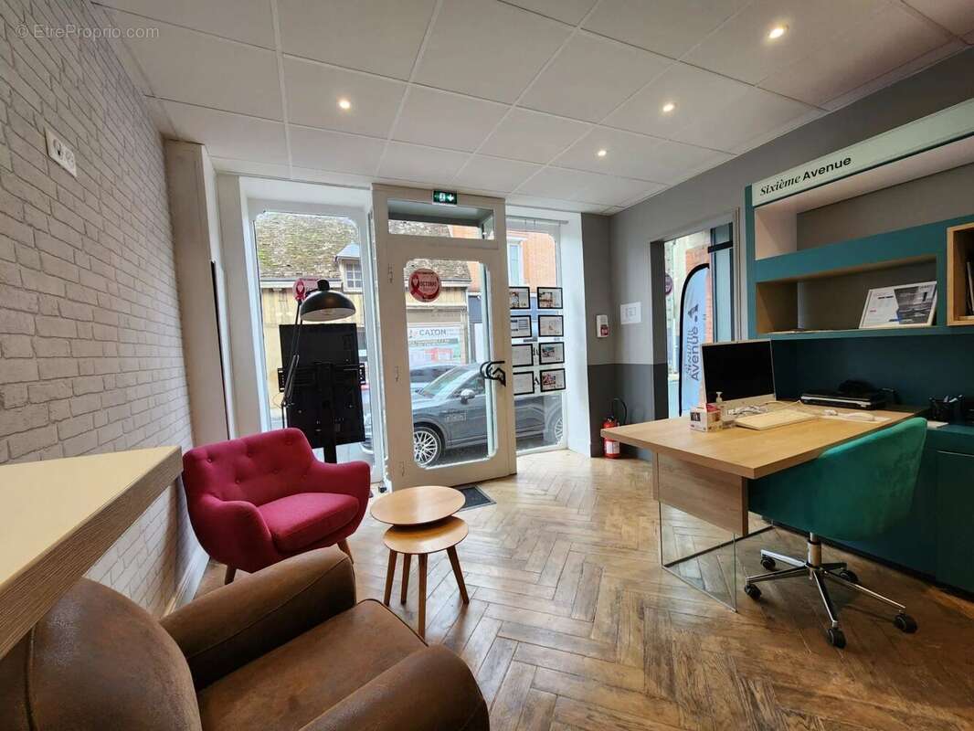 Commerce à LA FERTE-SAINT-AUBIN