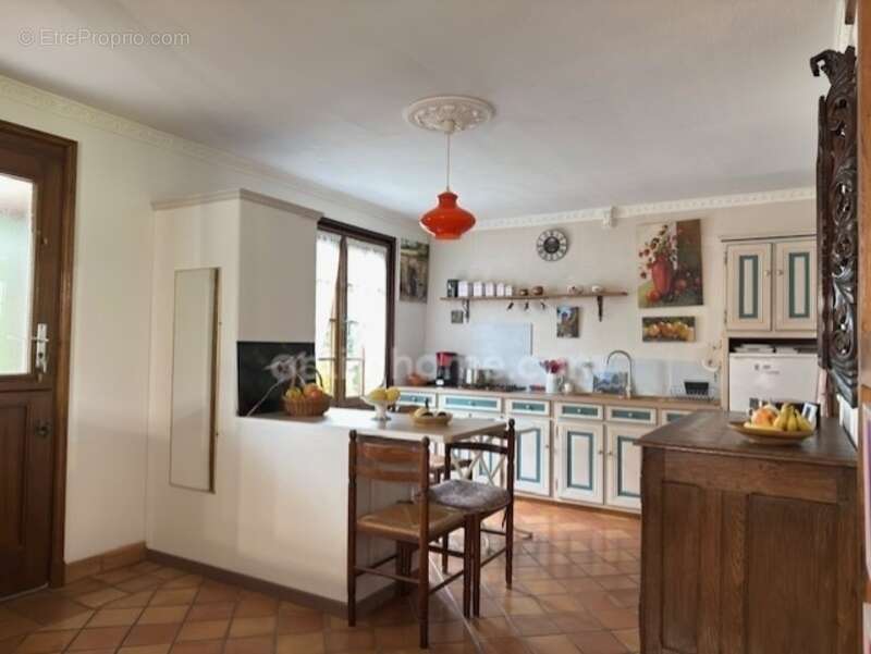 Maison à SAINT-CYR-SOUS-DOURDAN