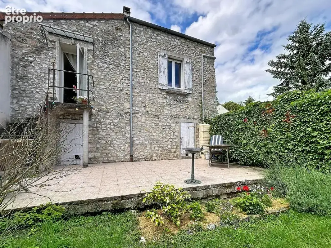 Aulnay-sur-mauldre – maison en pierre de charme avec jardin, terrasse et caves voûtées - photo 3