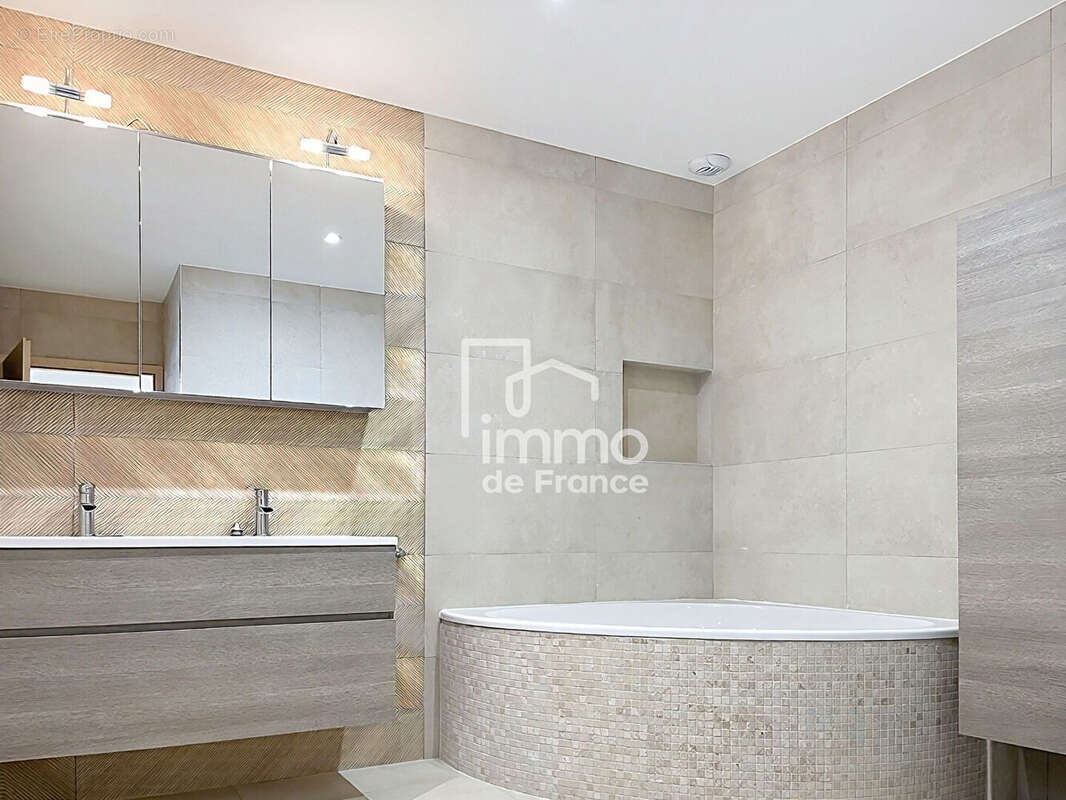Maison plain pied Peronnas 5 pièce(s) 136 m2 - photo 7