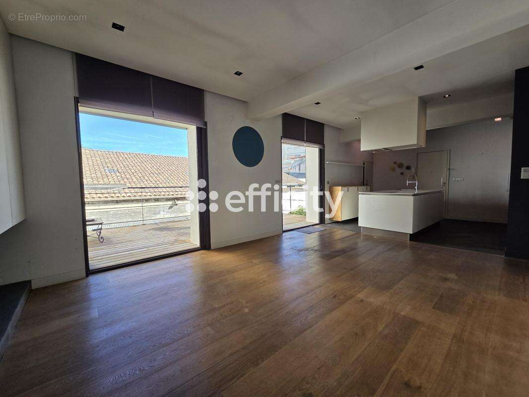 Appartement à MARSEILLE-8E
