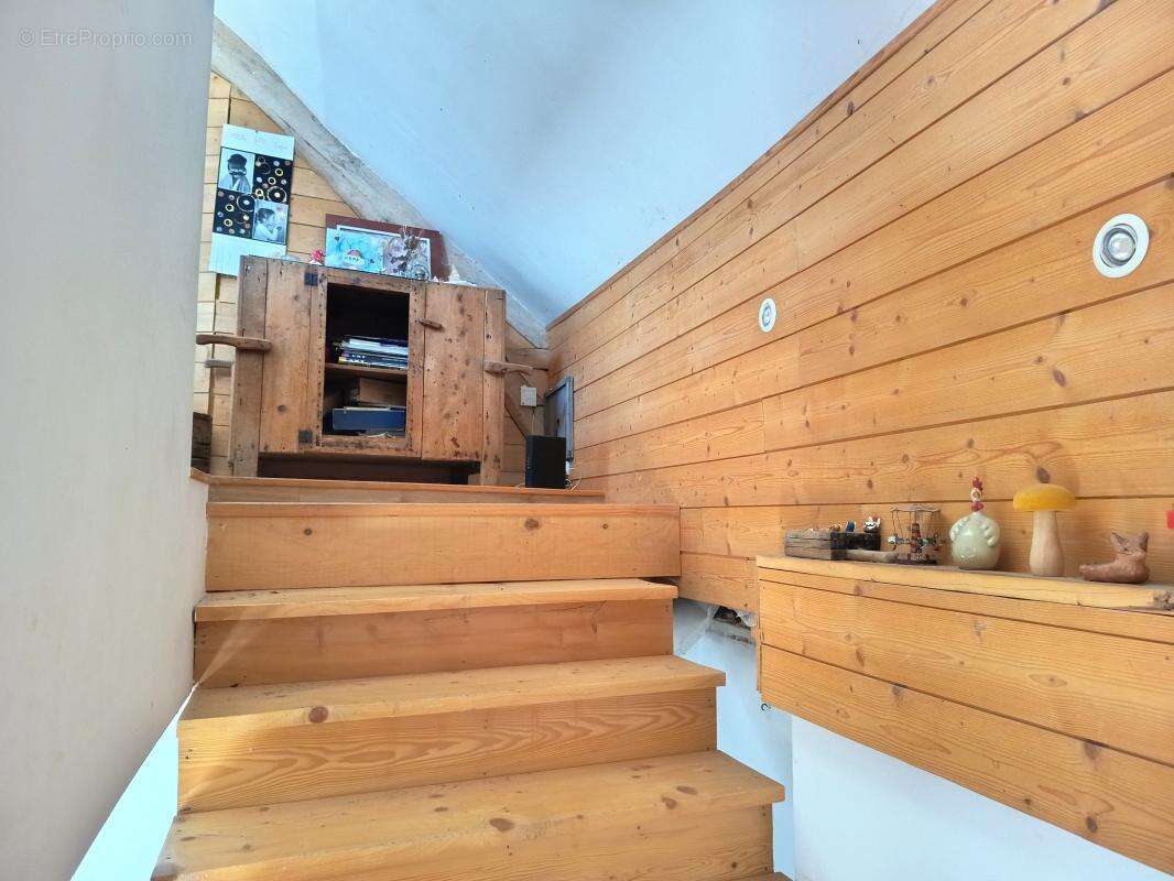 Maison 121 m² à La Roche-Des-Arnauds  - photo 7