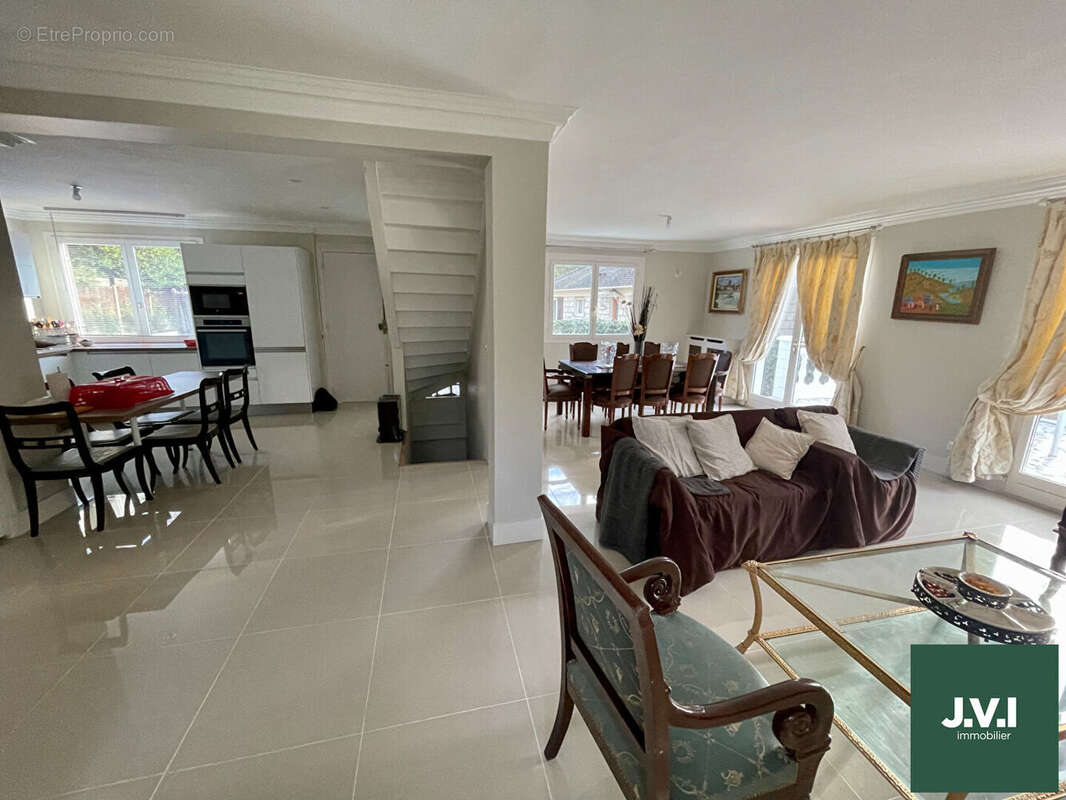 Maison à MONTMORENCY