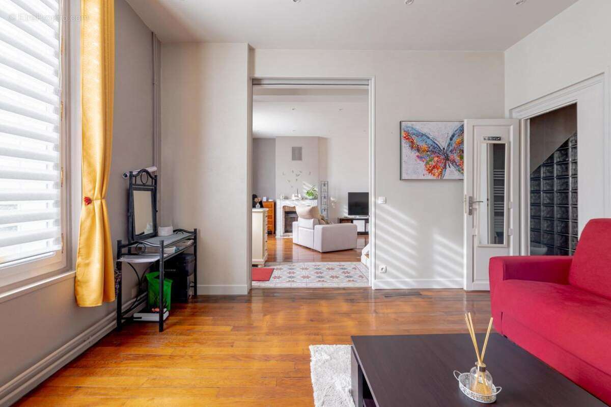 Maison à MONTEREAU-FAULT-YONNE