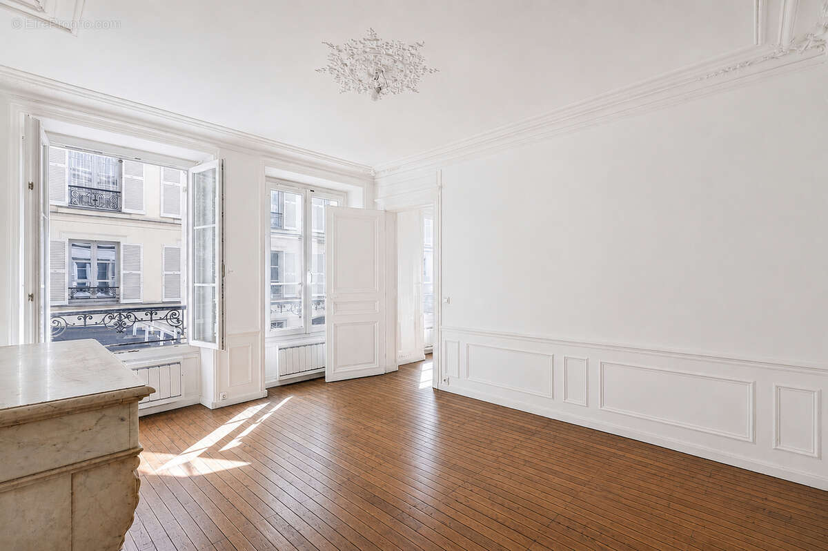Appartement à PARIS-8E