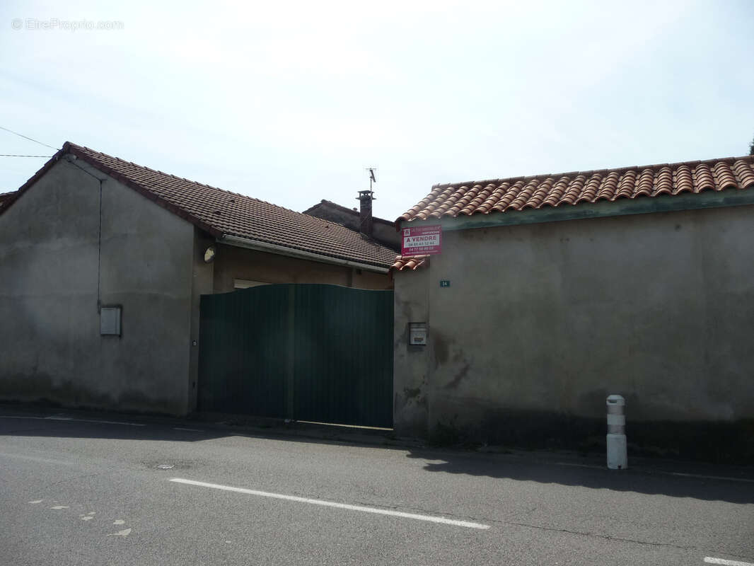 Maison à SAINT-ROMAIN-LE-PUY