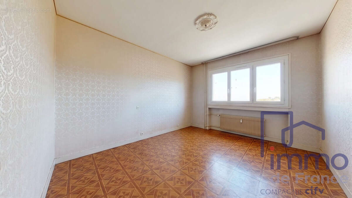 Appartement 83 m² à Saint-Etienne  - photo 6