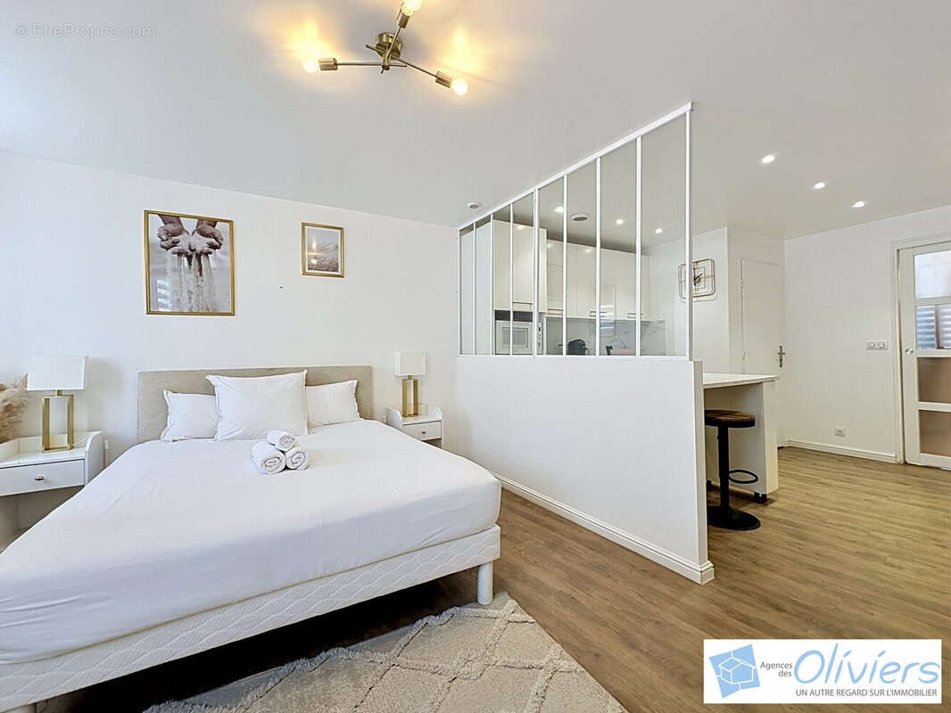 Appartement à DAMPIERRE-EN-YVELINES