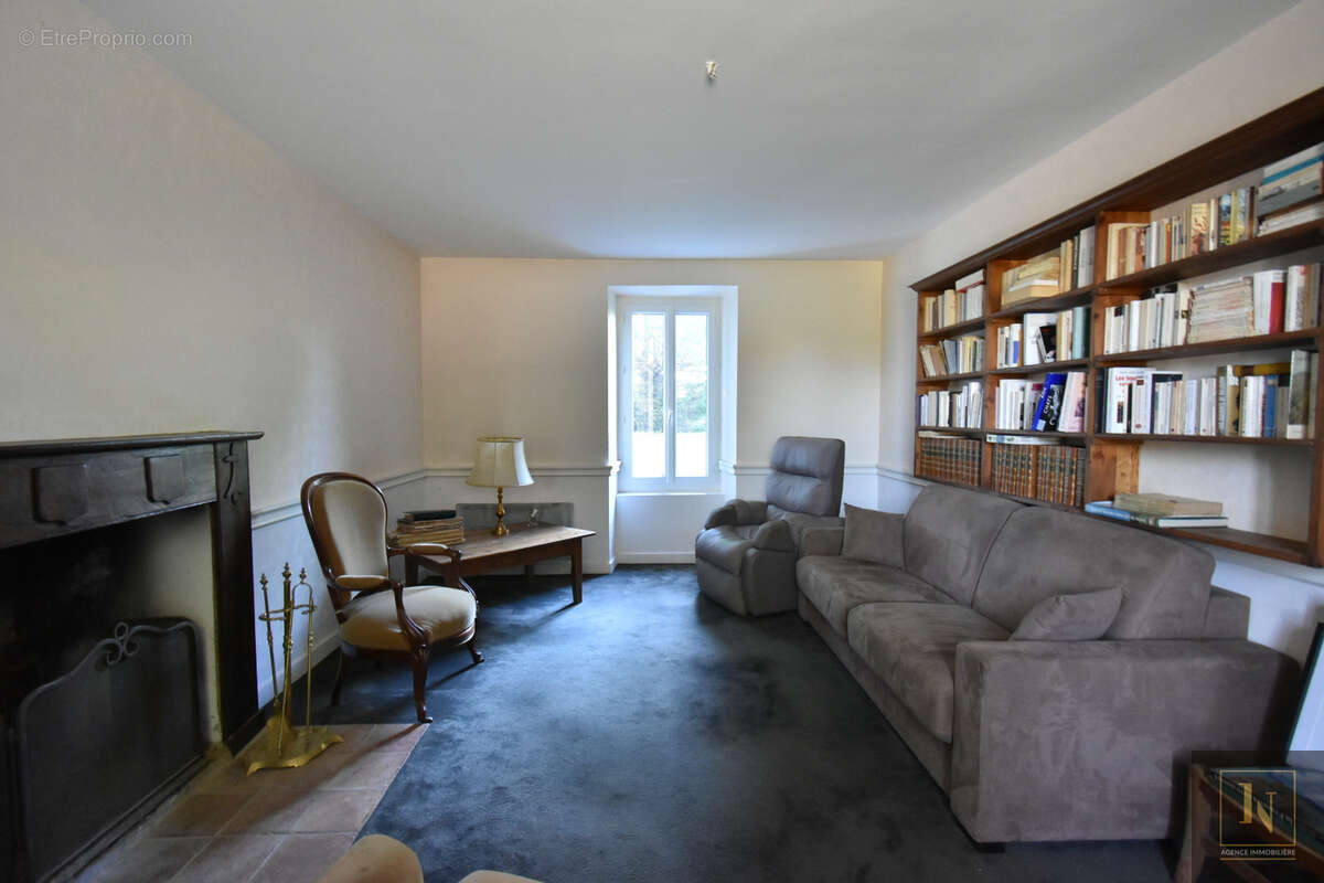 Maison à SURZUR