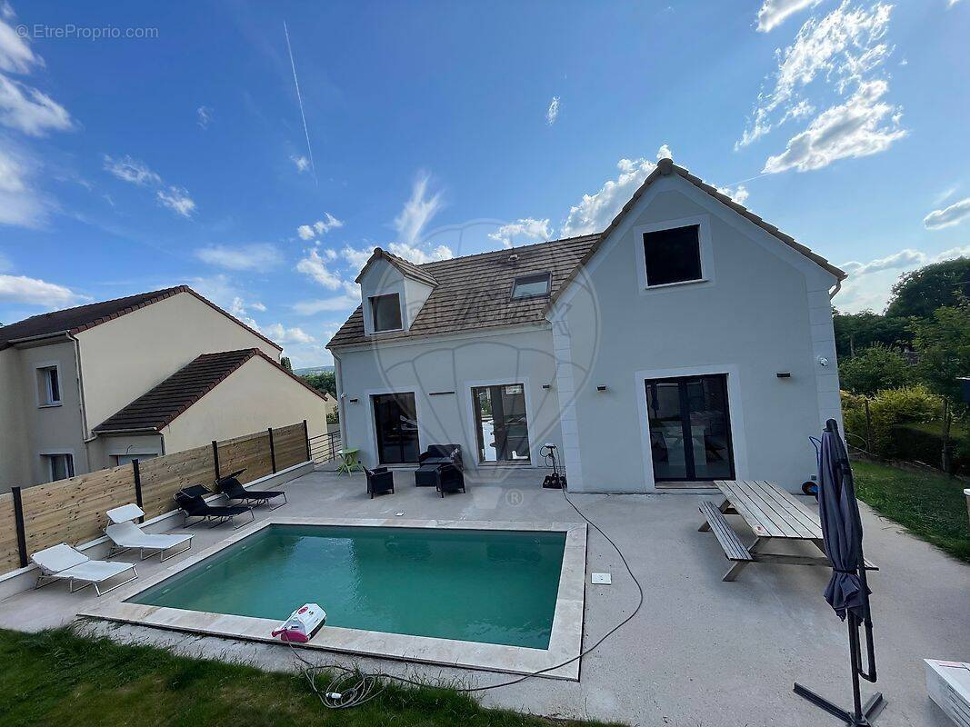 Maison à VAUX-SUR-SEINE