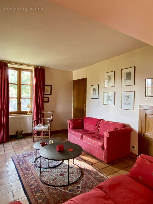 Maison à RENAISON