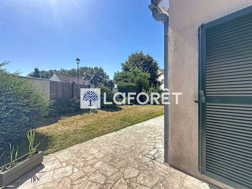 Le charme d'une grande maison familiale baignée de lumière - photo 17