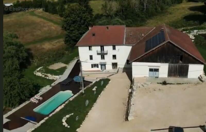 Maison à HAUTEVILLE-LOMPNES