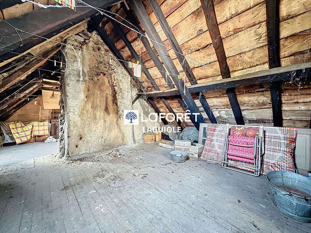 Maison à ENTRAYGUES-SUR-TRUYERE